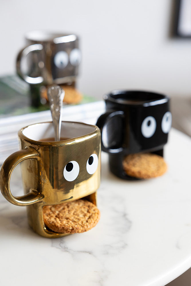 Gold Cookie Holding Face Mug