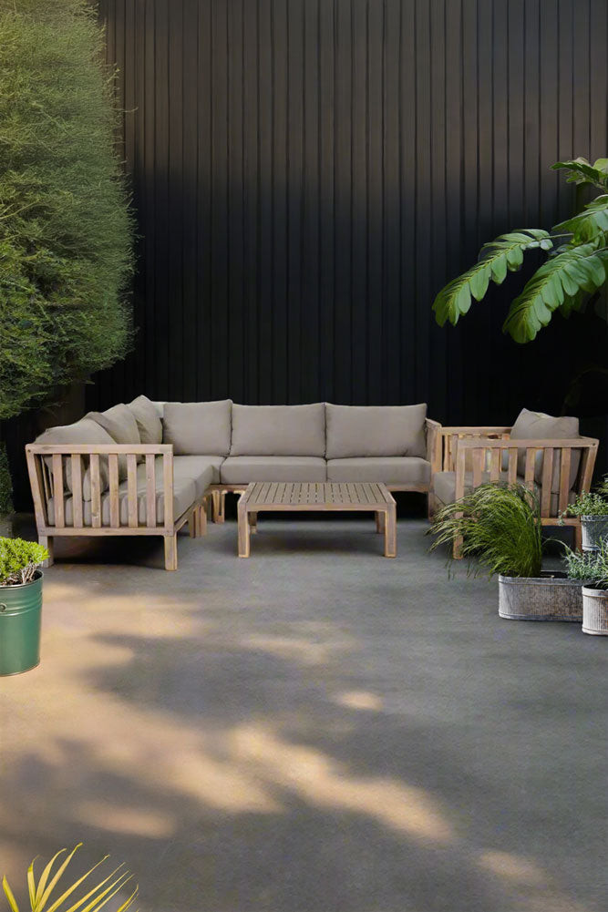 Beautiful Outdoor Corner Sofa & Table Set