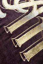 Coussin brodé doré Fuck Yeah