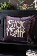 Coussin brodé doré Fuck Yeah