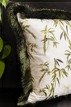 Coussin imprimé bambou vert avec bordure à franges