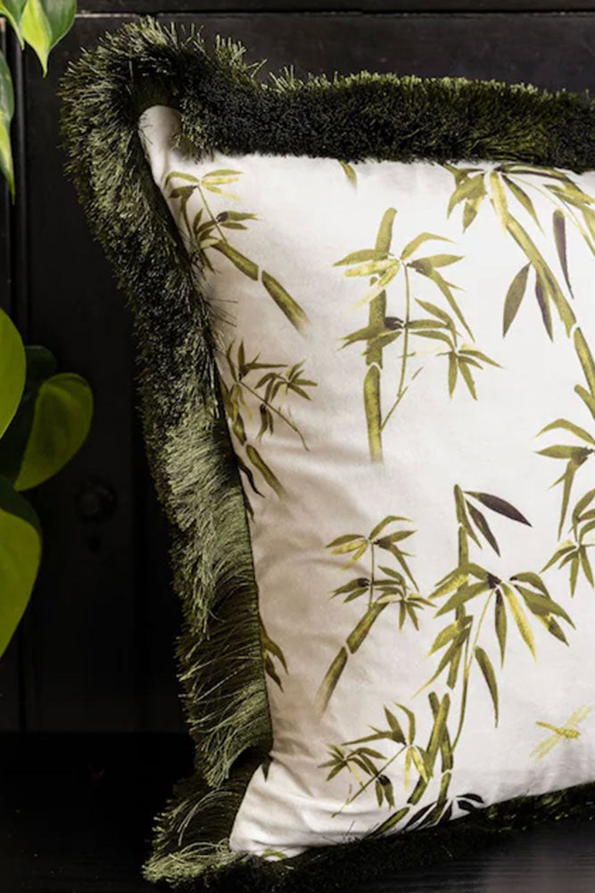 Coussin imprimé bambou vert avec bordure à franges