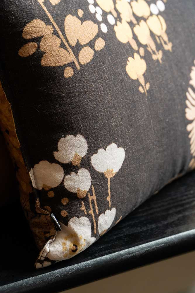 Coussin en coton à fleurs foncées HKLIVING - SECONDS
