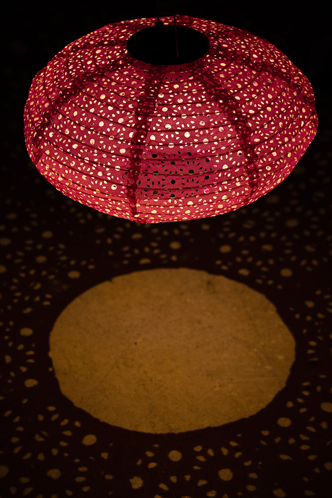 Lanterne solaire d'extérieur suspendue rose vif