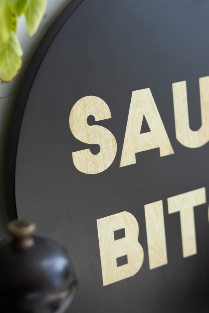 Planche de service en bois de mangue Saucy Bitch
