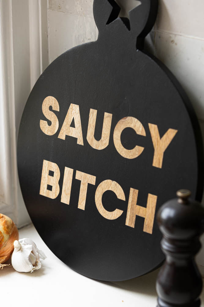Planche de service en bois de mangue Saucy Bitch