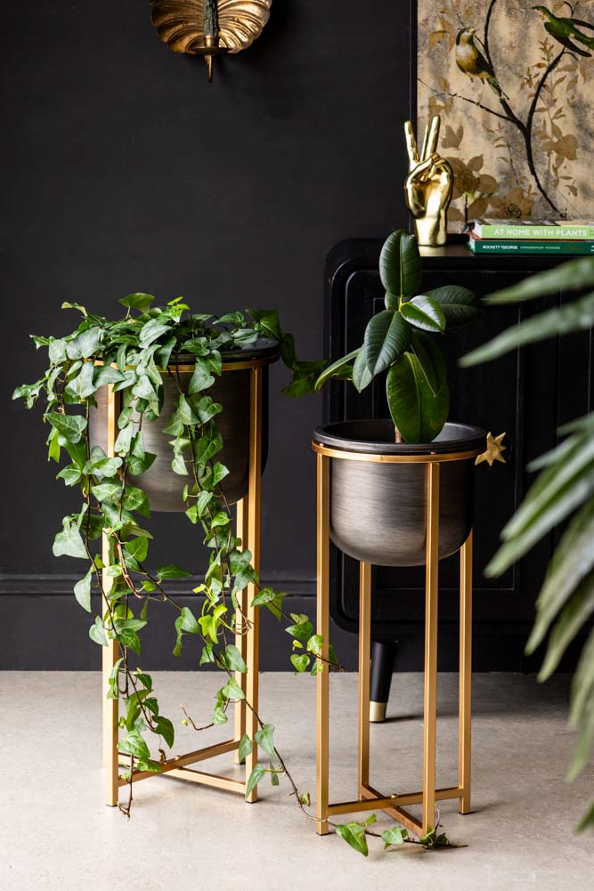 Lot de 2 jardinières noires avec support doré